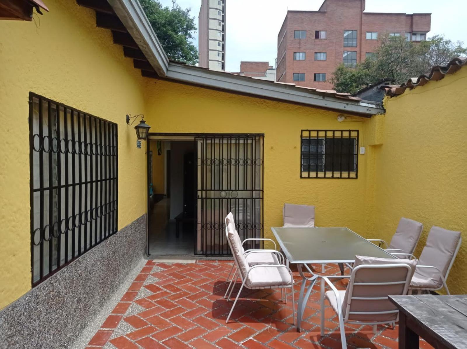 Yellow House Hostel Medellín Exterior foto